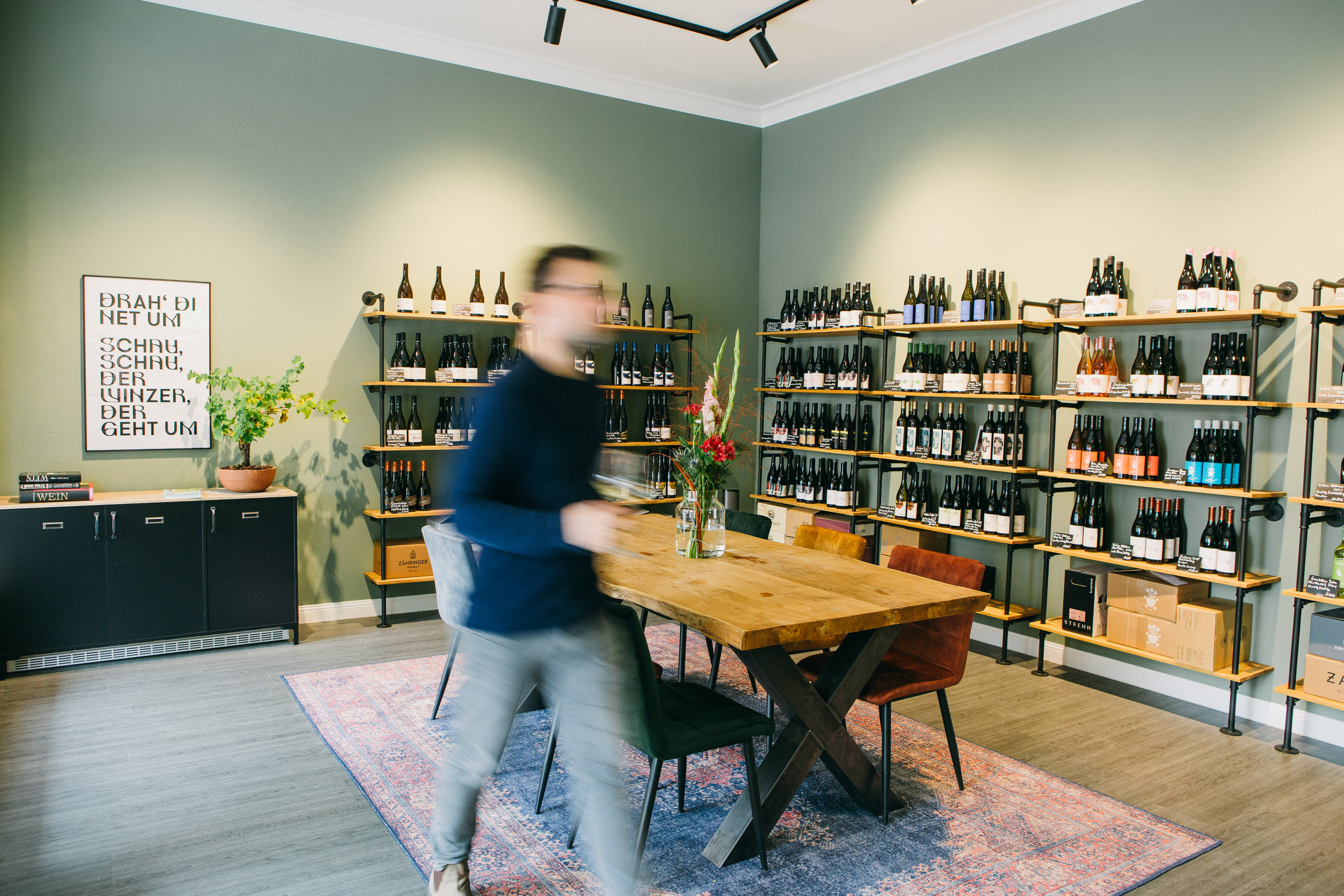 Interioraufnahme der Weinhandlung Pipos Weinbude in Düsseldorf-Unterbilk